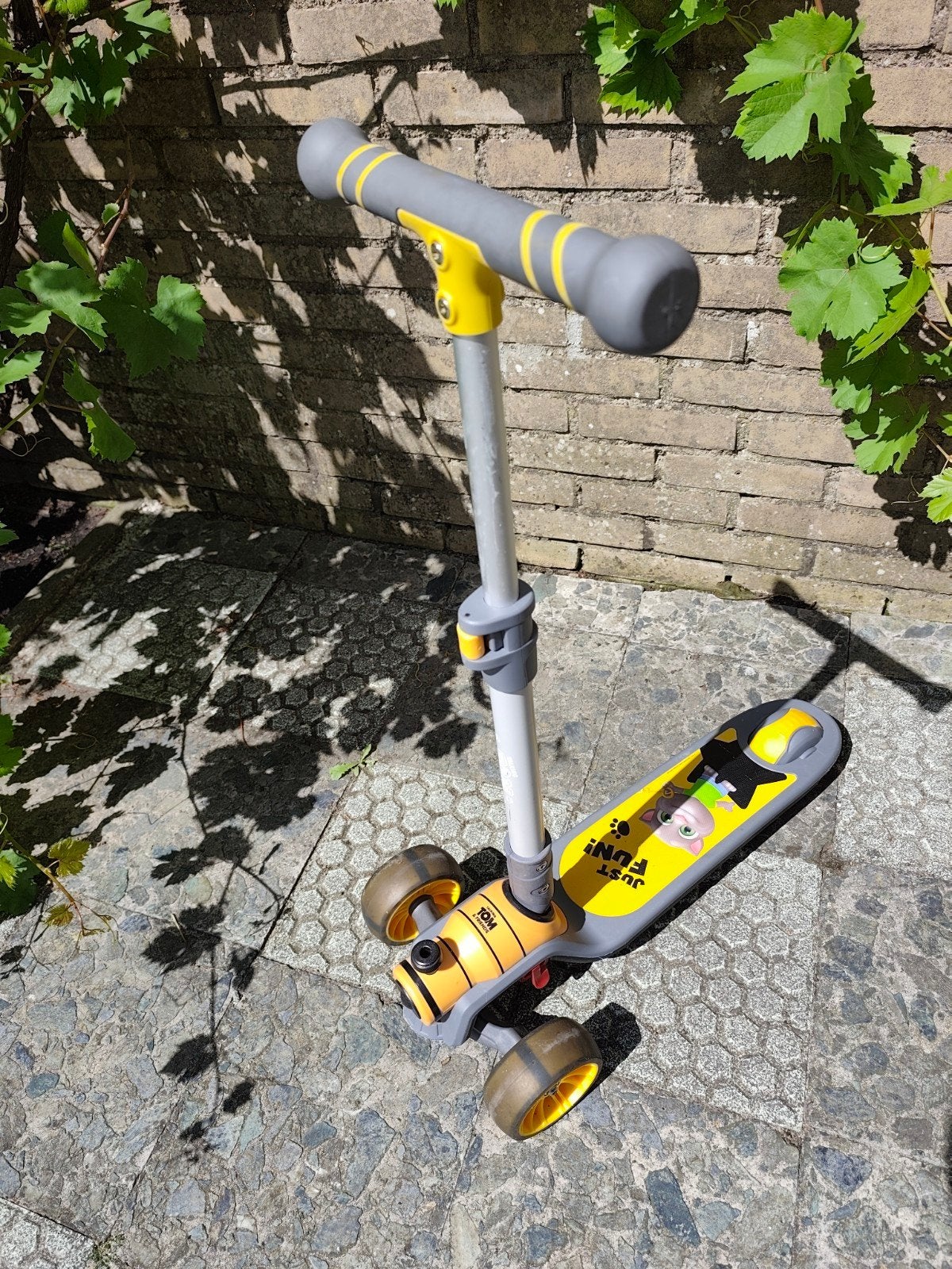 Kinderstep 3 Wieler Talking Tom & Friends, Ophalen of Verzenden, Zo goed als nieuw, Gewone step