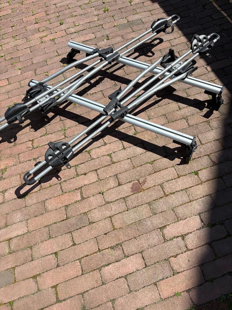 dakdragers +fietsendragers, Ophalen, 2 fietsen, Gebruikt, Dakdrager