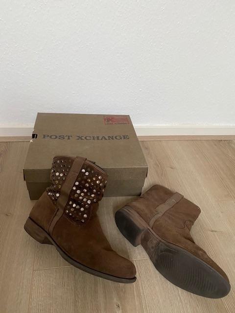 Enkellaarsjes met studs (maat 39), Kleding | Dames, Bruin, Postxchange, Ophalen of Verzenden, Gedragen