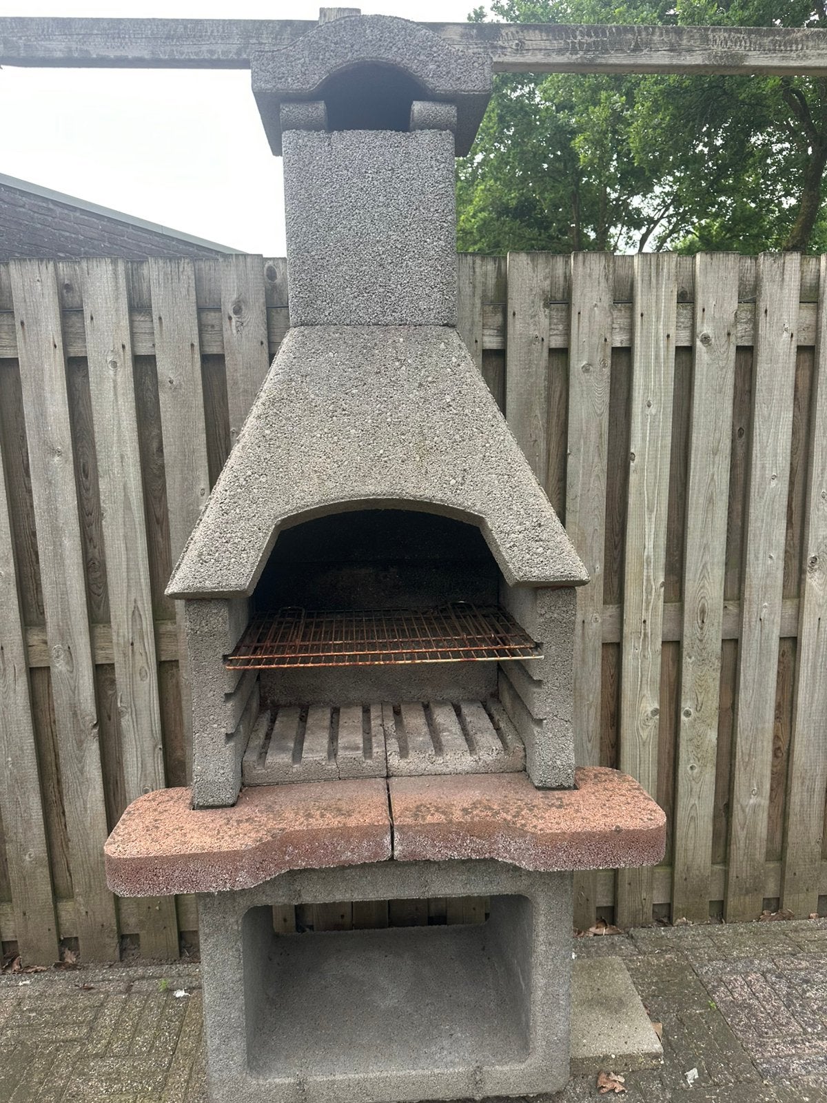 stenen barbeque, Ophalen, Gebruikt