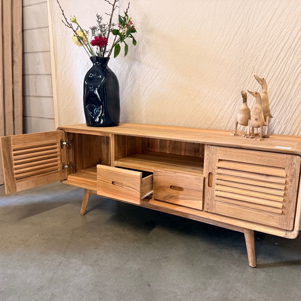 tv meubel teak met louvre deurtjes - 150 cm - Gratis bezorgd, TTM Wonen, Meubels – (Perzische) Tapijten en Woonaccessoires, 100 tot 150 cm