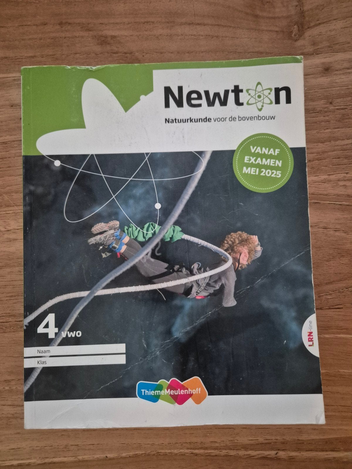 Newton Natuurkunde 4 VWO - Lichtbeschadigd, onbeschreven, Ophalen of Verzenden, Gelezen, VWO, Natuurkunde