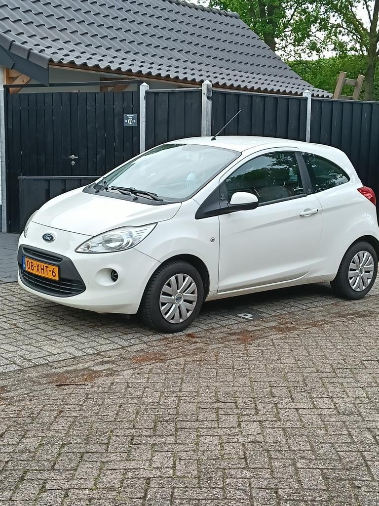 Ford Ka 1.2  2012 Wit, Auto's, Ford, Particulier, Ka, ABS, Benzine, B, Hatchback, Handgeschakeld, Origineel Nederlands, Wit, Grijs