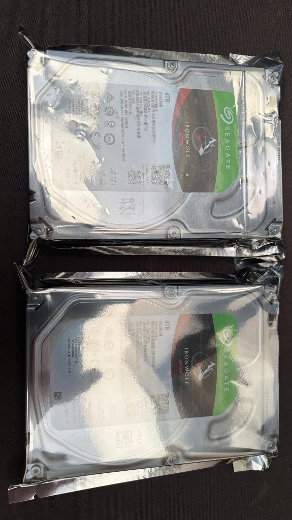 Seagate ironwolf 4TB 2x, Intern, Gebruikt, Server, Ophalen of Verzenden