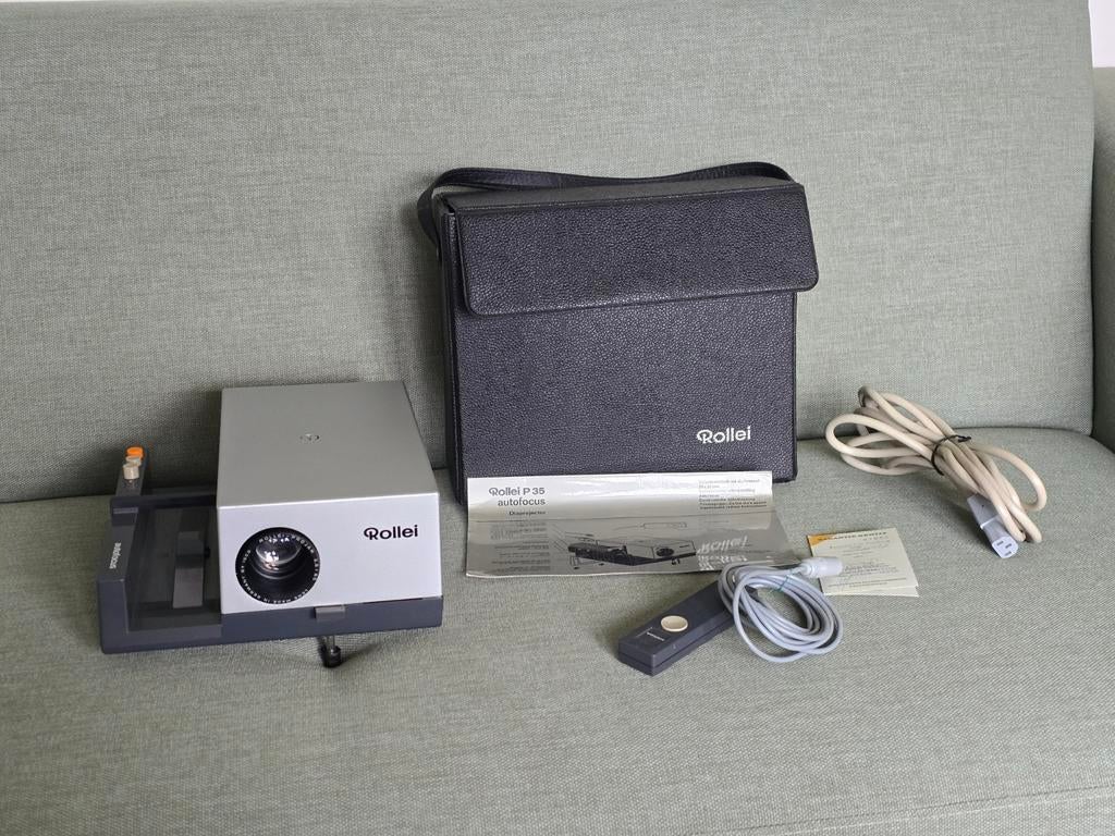 Rollei P 35 E Autofocus diaprojector met accessoires, Audio, Tv en Foto, Diaprojectors, Ophalen of Verzenden, Gebruikt
