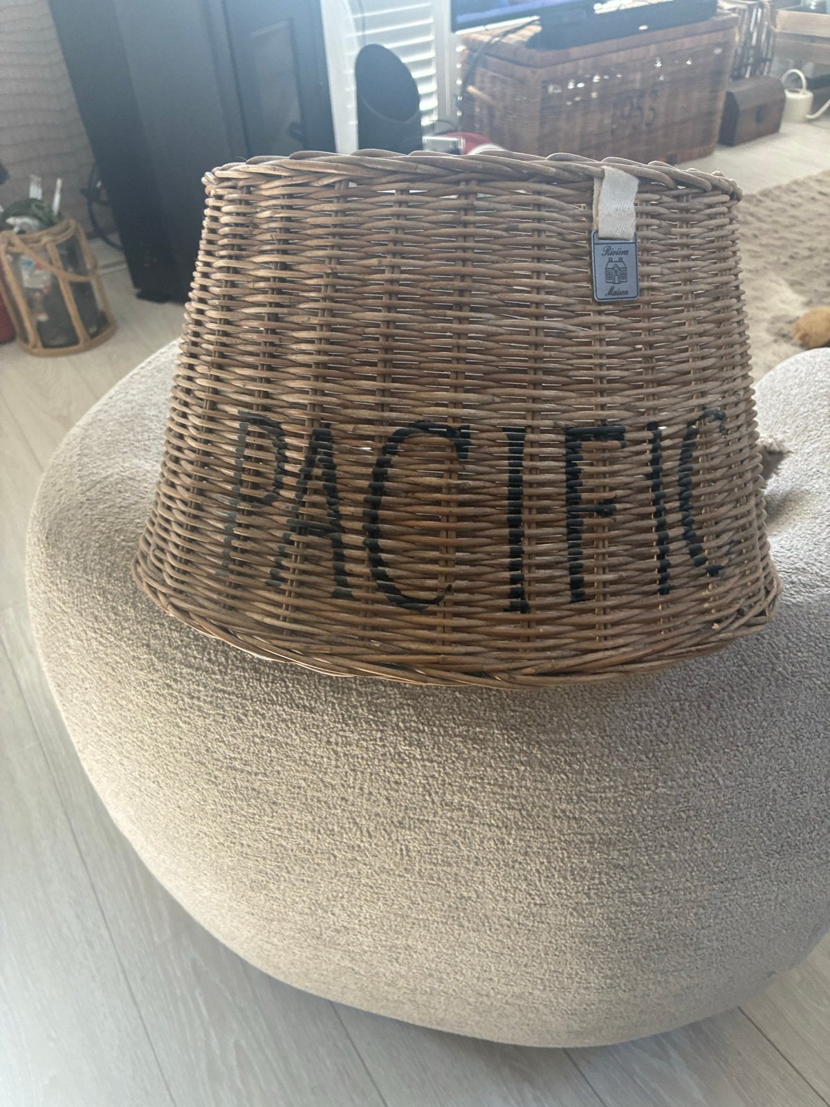 Rotan lampenkap met 'PACIFIC' opdruk, Bruin, Rond, Ophalen of Verzenden, Zo goed als nieuw