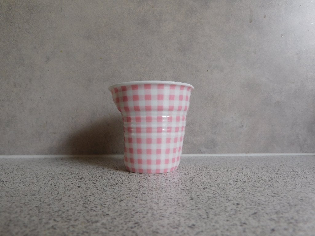 Espressokop Roze Ruit Revol France, Overige merken, Ophalen of Verzenden, Overige stijlen, Kop(pen) en/of Schotel(s)