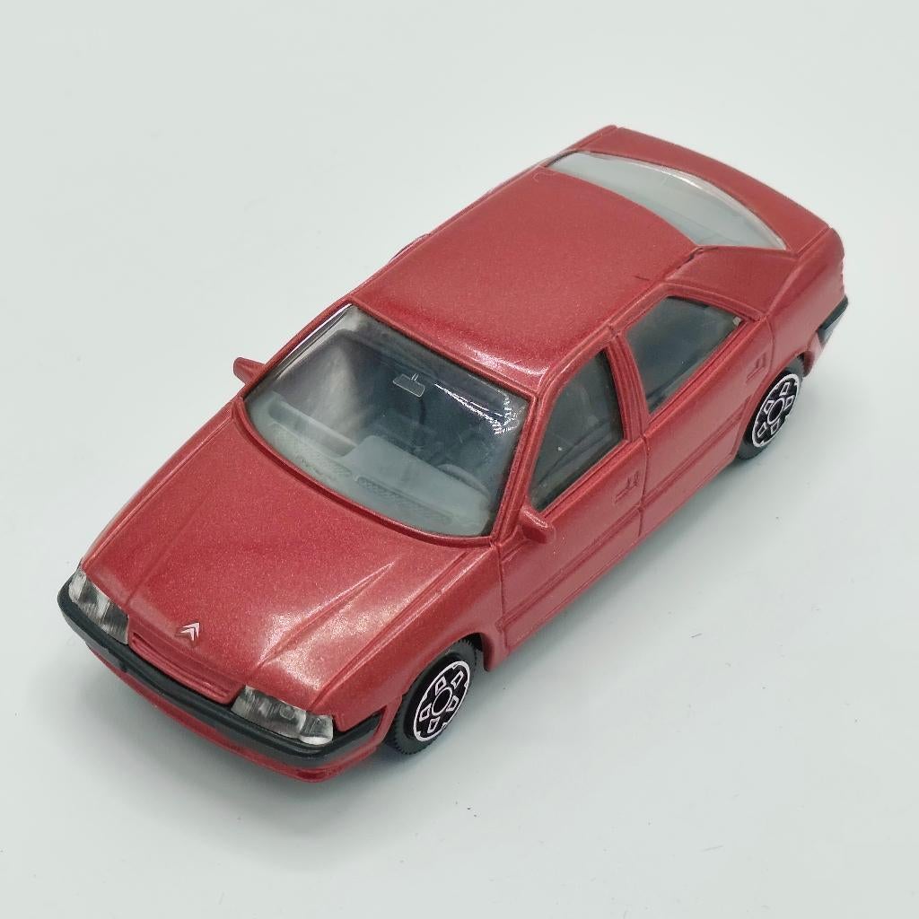 Citroën Xantia Burago Rood 1/43, Ophalen of Verzenden, Zo goed als nieuw, Auto, Overige merken