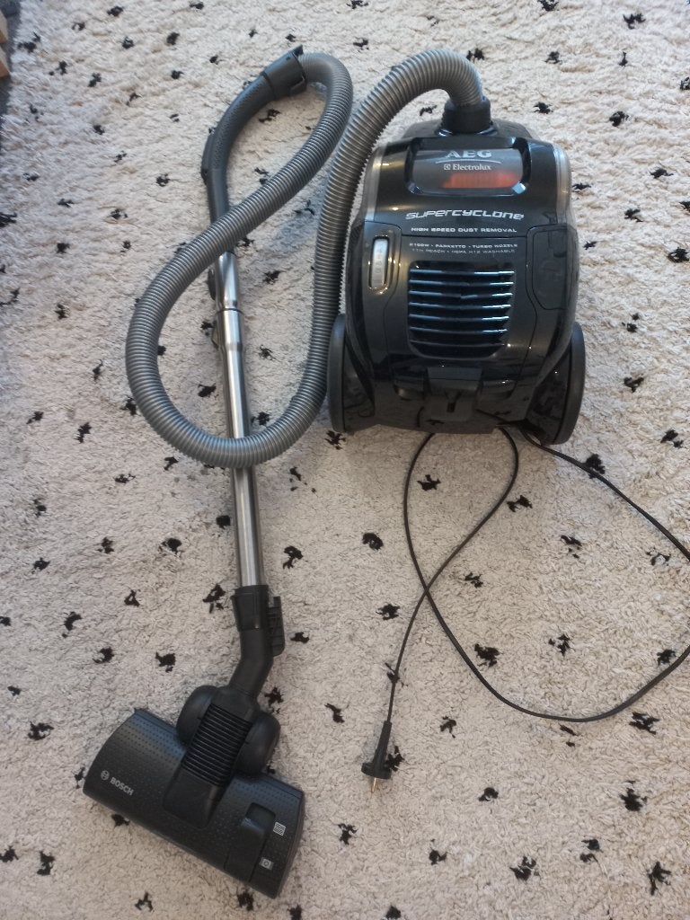 AEG Electrolux SuperCyclone 2100W Zeer krachtige stofzuiger, Witgoed en Apparatuur, Ophalen, Gebruikt, Overige typen, Geschikt voor harde vloeren