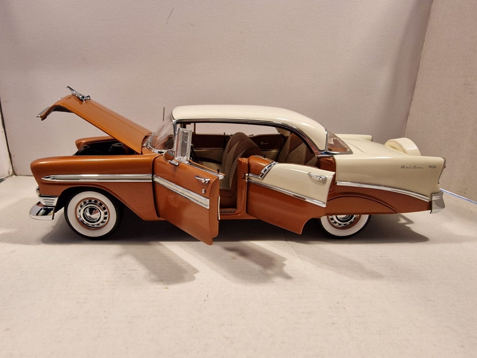 1956 chevy Bel Air 4 deurs , 1:18 geen ovp
Precision minitur, Ophalen of Verzenden, Zo goed als nieuw, Auto, Overige merken