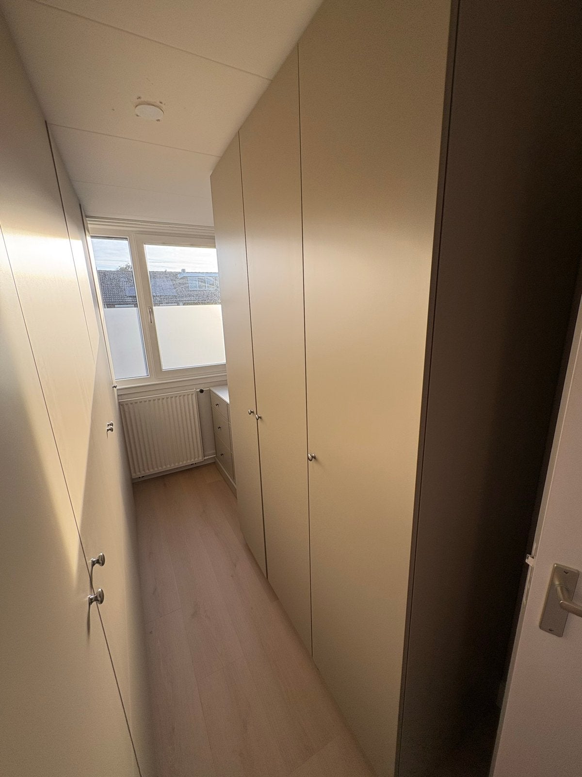 9x IKEA Pax kastdeur grijsbeige 229x50 cm met scharnieren, Huis en Inrichting, Ophalen, 200 cm of meer, 50 tot 100 cm, Zo goed als nieuw