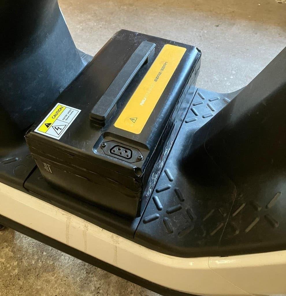 Niu batterij 60v 32ah en 35ah samen 400 euro, Sieraden, Tassen en Uiterlijk, Portemonnees, Ophalen of Verzenden