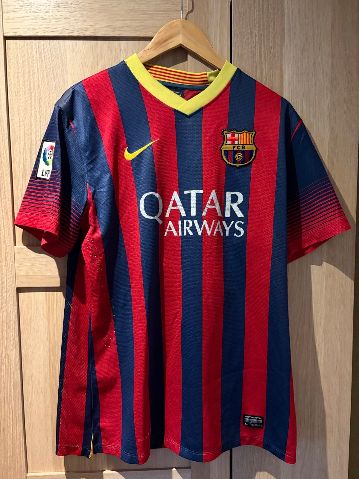 FC Barcelona Voetbalshirts - Ronaldinho & Neymar Jr., Sport en Fitness, Voetbal, Maat L, Ophalen of Verzenden, Gebruikt, Shirt