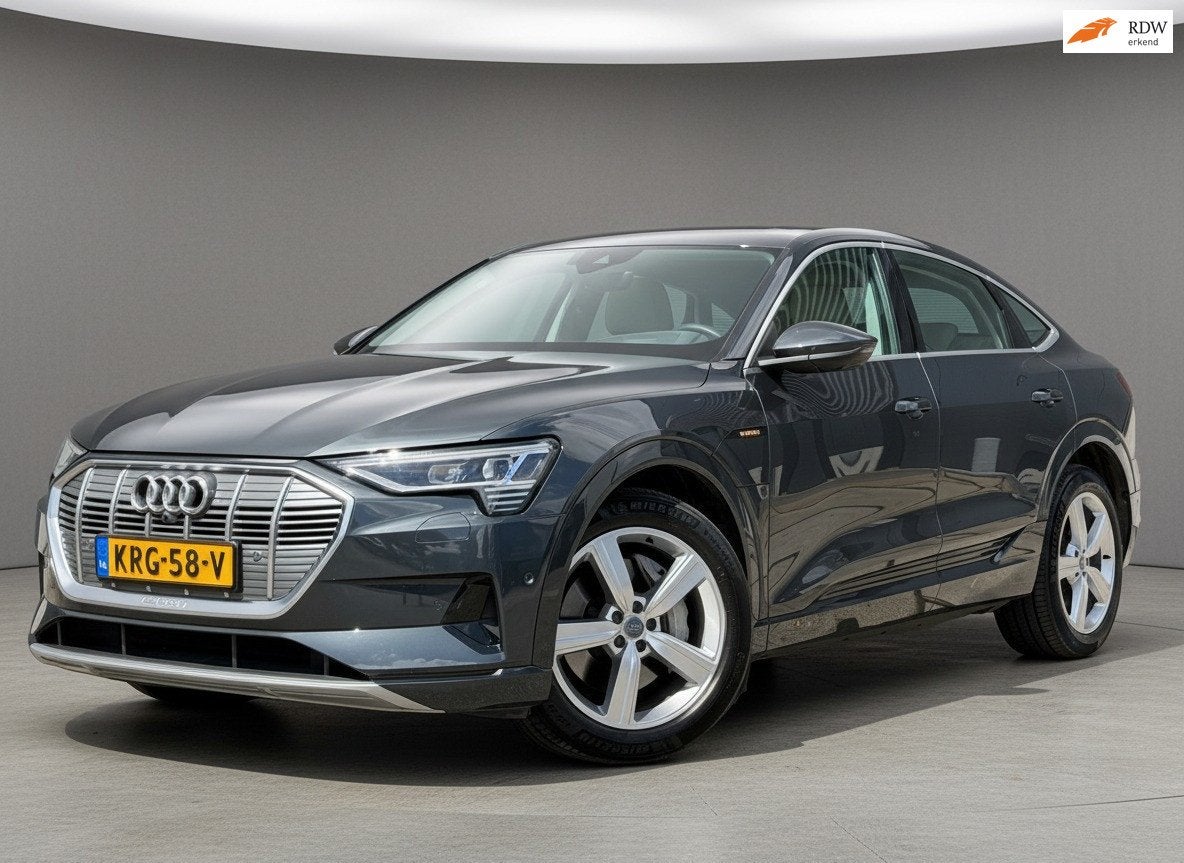Audi E-tron Sportback 55 quattro Business edition Plus 95 kW, Auto's, Beige, 95 kWh, 1583 min, Leder