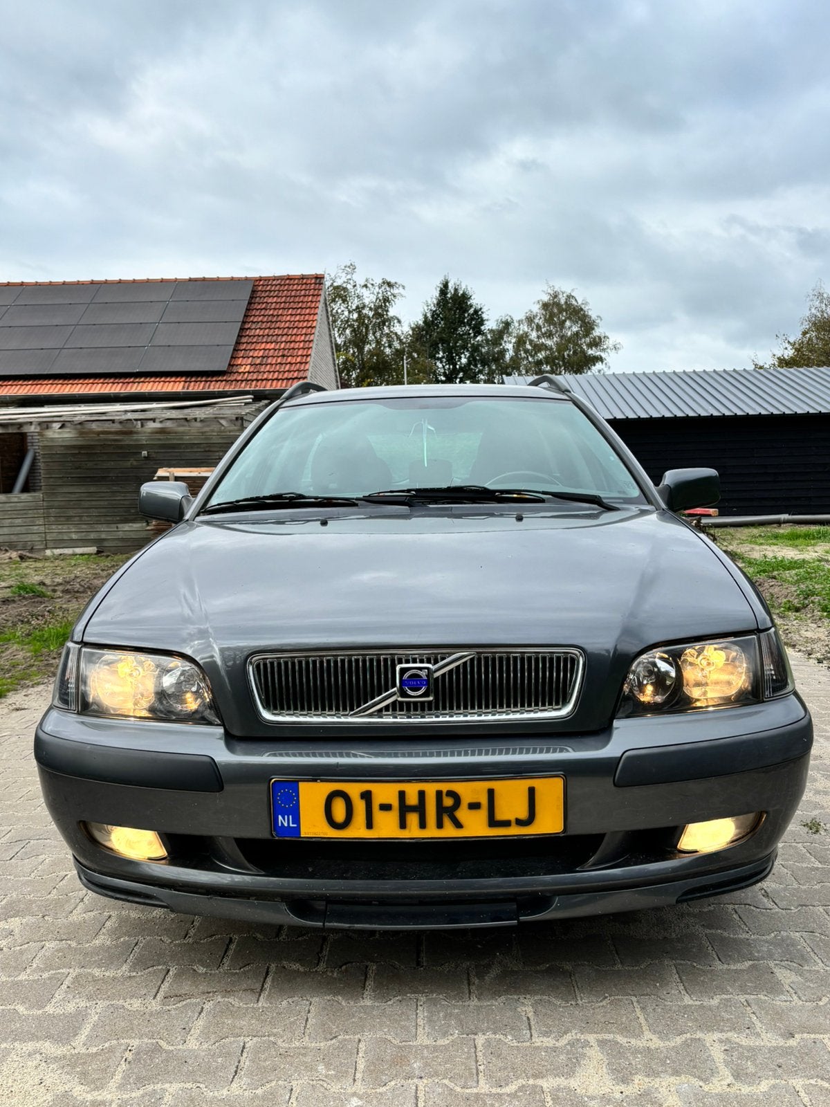 Volvo V40 2.0 I 16V AUT 2001 Grijs, Auto's, 4 cilinders, Stationwagon, Grijs, Particulier
