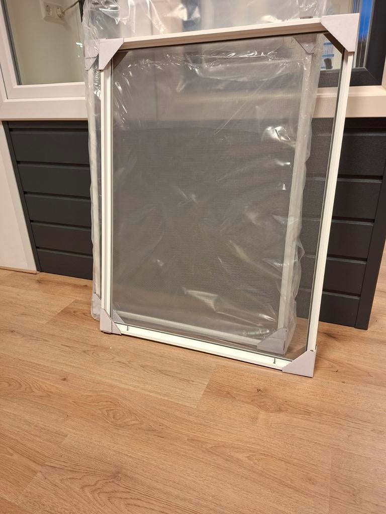 2 inzet horren nieuw voor draaikiep ramen, Minder dan 4 cm, Overige materialen, Nieuw, Ophalen of Verzenden