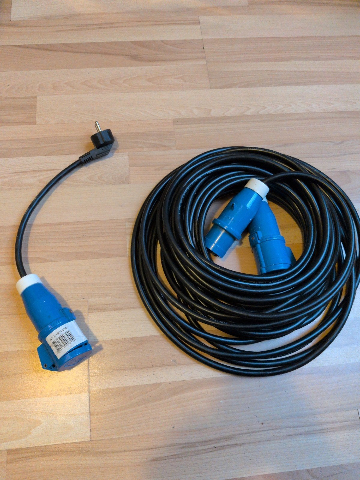 Crusader CEE verlengkabel 20m met adapter, Ophalen, Gebruikt