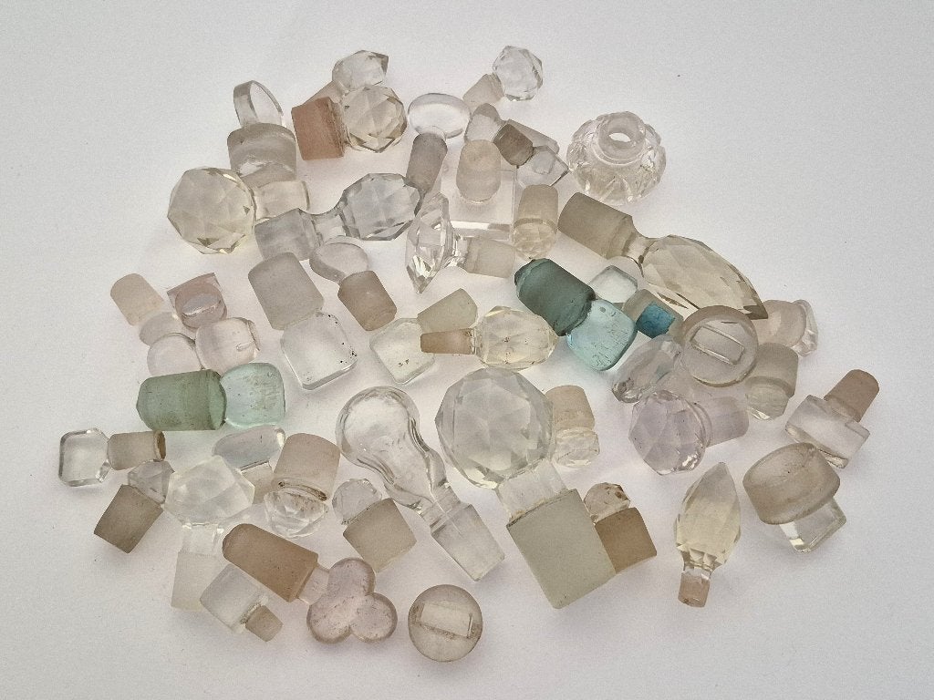 46x Kristallen / glazen stopjes voor (parfum) karafjes, Ophalen of Verzenden