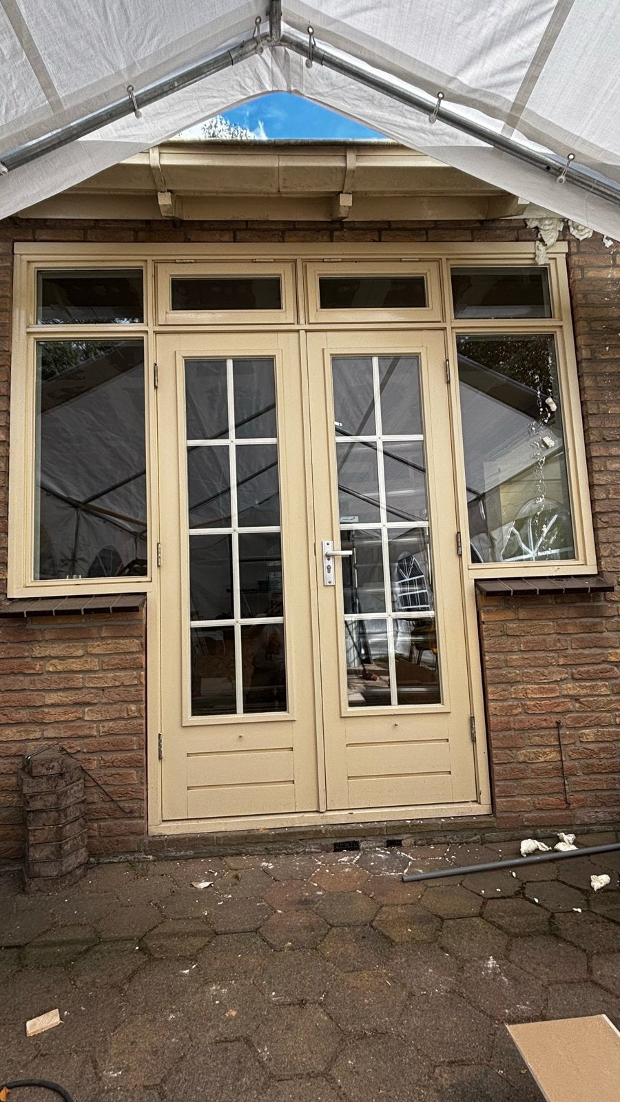 Meranti Kozijn met Dubbele Deuren en Zijlichten, Doe-het-zelf en Verbouw, Gebruikt, Ophalen of Verzenden, Buitendeur, Hout
