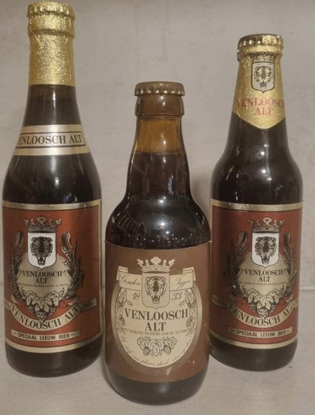Vintage Venloosch Alt, Brouwerij de Leeuw : '85, '86, '89, Verzamelen, Biermerken, Ophalen of Verzenden, Zo goed als nieuw, Flesje(s)