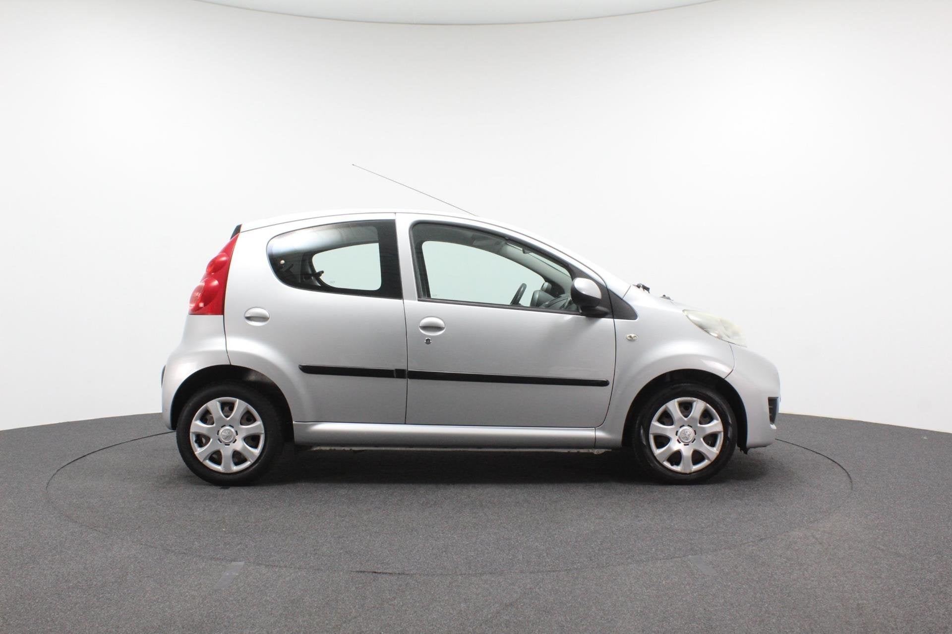 Peugeot 107 1.0-12V XS | Airco | Goed onderhouden | Nieuwe A, Auto's, Voorwielaandrijving, Euro 5, Gebruikt, 4 stoelen