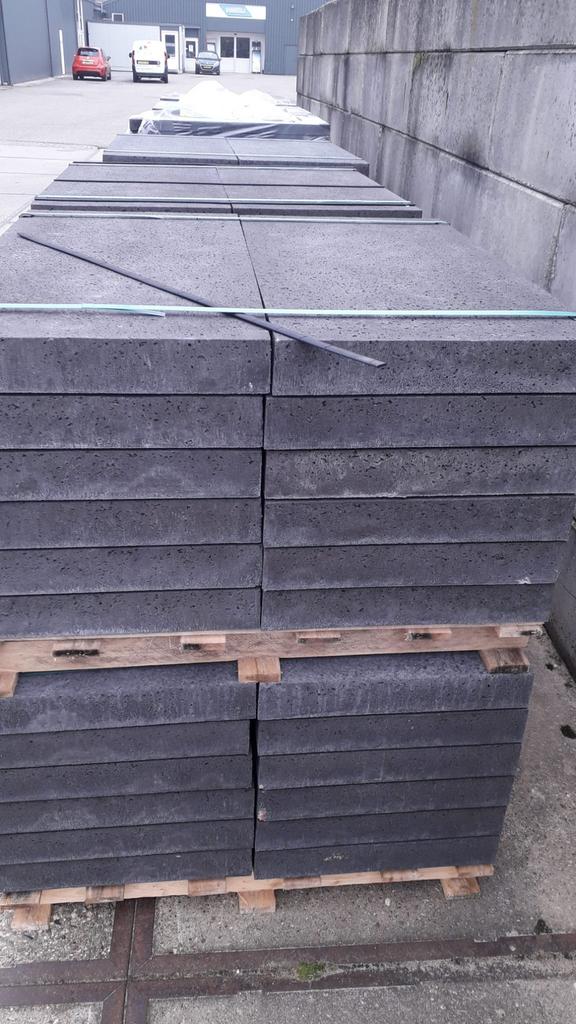 100x30x5 antraciet tegels opsluiting   7,50 p/st, Nieuw, Ophalen of Verzenden, 10 m² of meer, Beton
