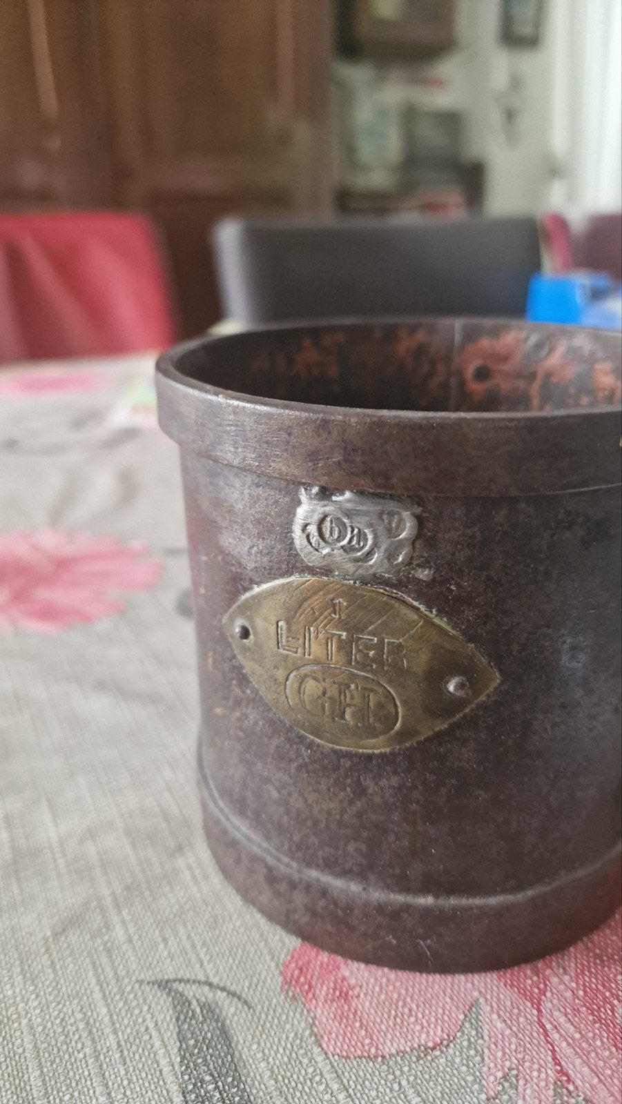 Antieke geijkte maatbeker halve liter met koperen plaatje, Antiek en Kunst, Ophalen of Verzenden