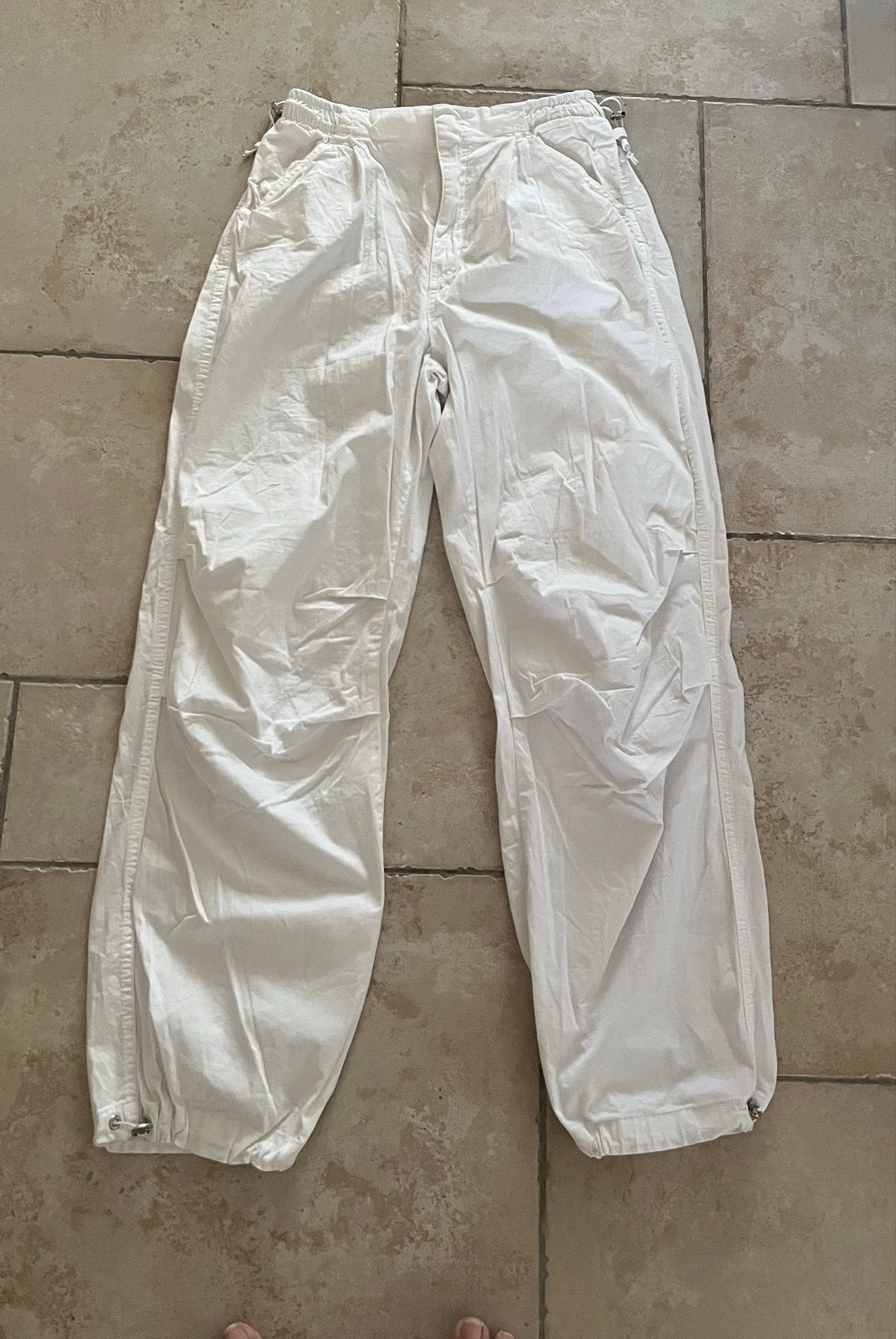 Bershka Chunky Cargo Broek Wit Maat M, Maat 38/40 (M), Wit, Ophalen of Verzenden, Zo goed als nieuw