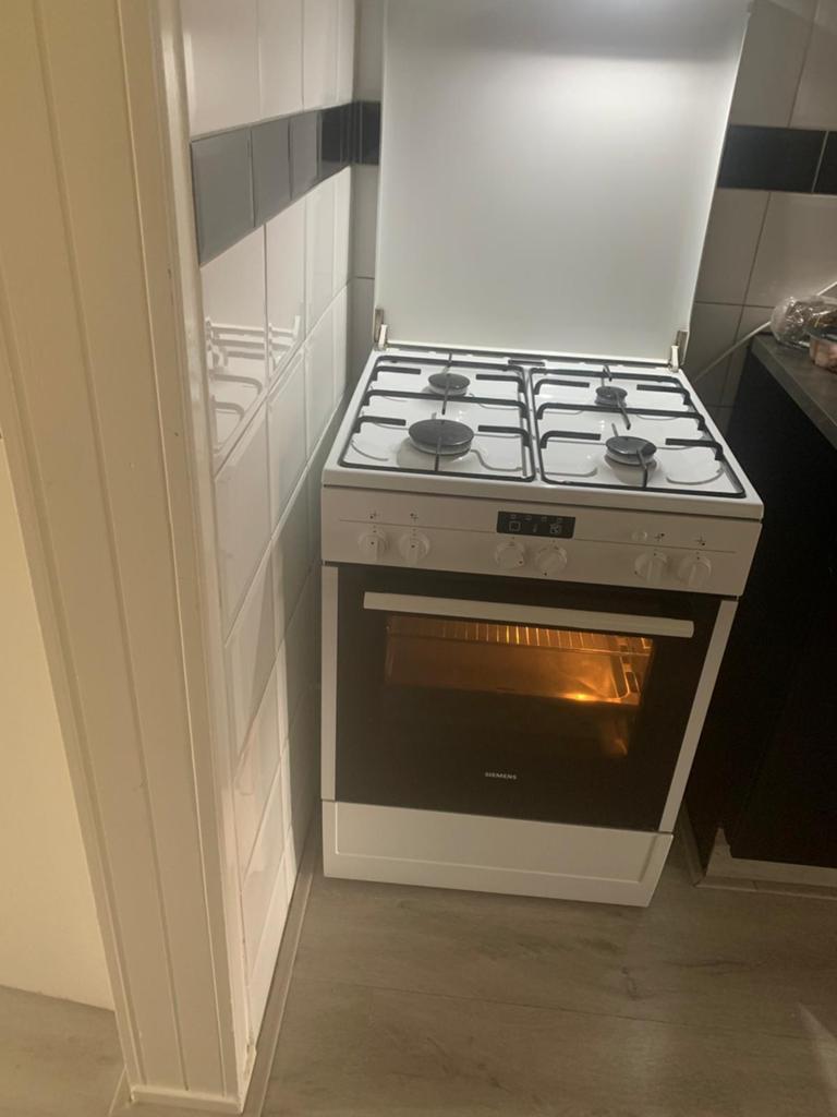 Fornuis Siemens, Witgoed en Apparatuur, Fornuizen, Gas, Vrijstaand, 85 tot 90 cm, 4 kookzones