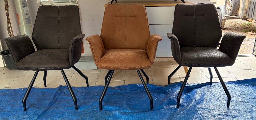 3 Eetkamer stoelen per stuk beschikbaar prijs is per stuk, Huis en Inrichting, Stoelen, Ophalen, Overige kleuren, Drie, Leer