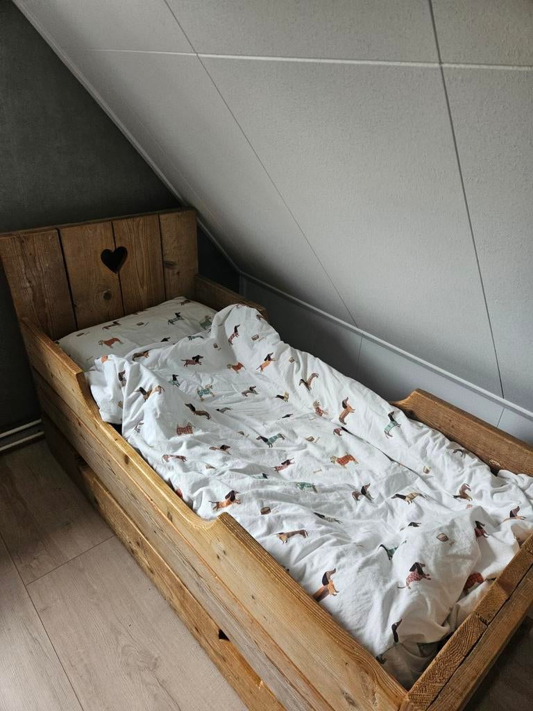 Mooi kinderbed , top bed - 168/170 cm moet nu weg, Ophalen, Gebruikt, 70 tot 85 cm, Lattenbodem