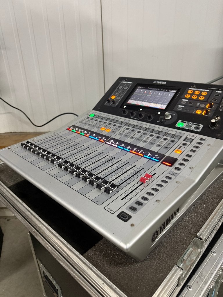 Yamaha TF-1 Dante mixer, Ophalen of Verzenden, Zo goed als nieuw, 20 kanalen of meer
