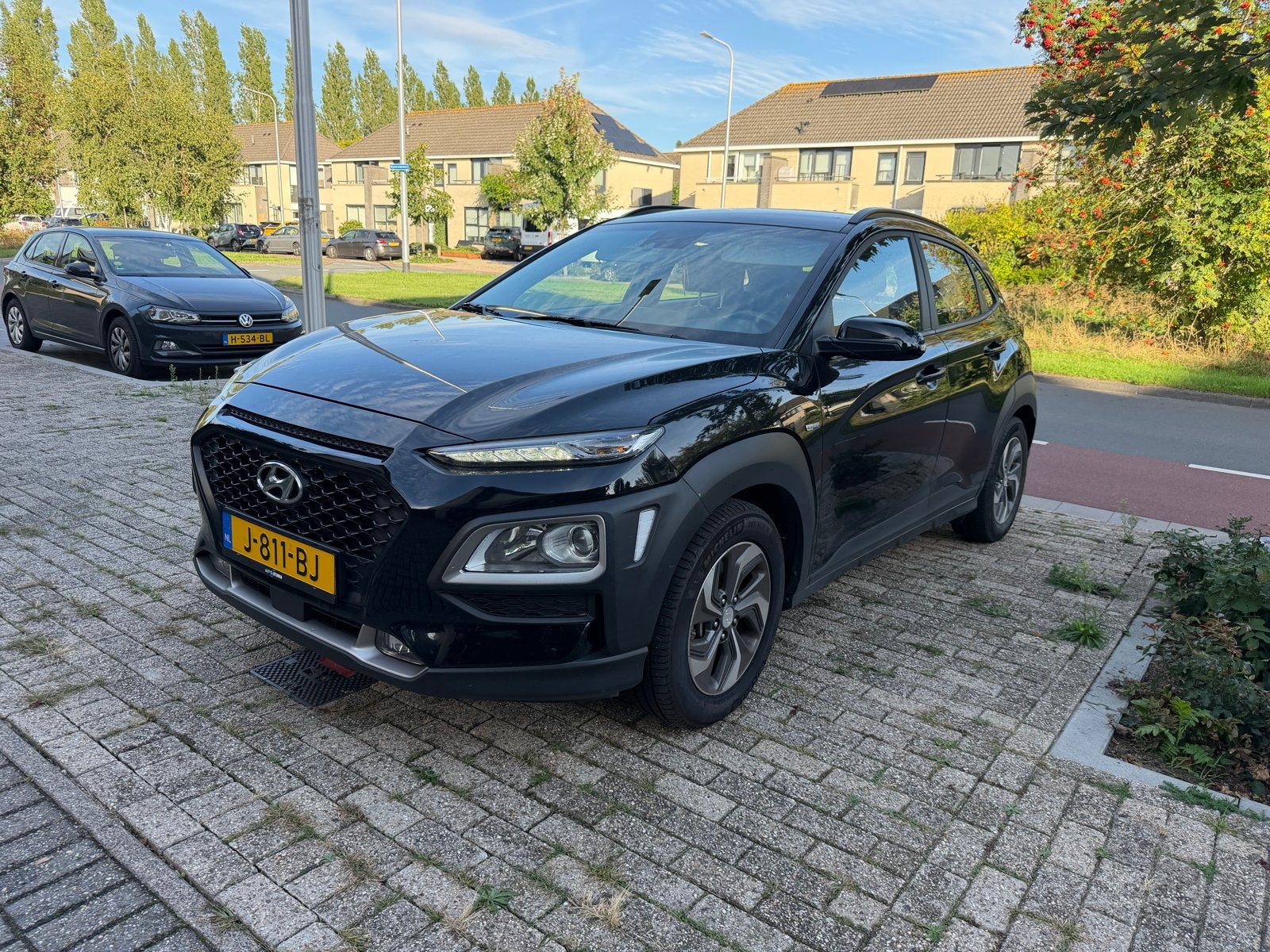 Hyundai Kona Hybrid 105pk 2WD 2020 Zwart /Navigatie/Trekhaak, Auto's, Zwart, Origineel Nederlands, 75 €/maand, SUV of Terreinwagen