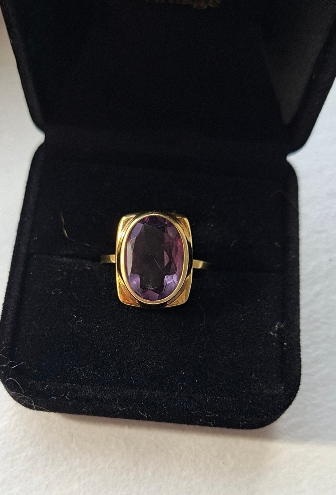 schitterende 8k gouden ring met amethist mt 19, 19 tot 20, Ophalen of Verzenden, Zo goed als nieuw, Met edelsteen