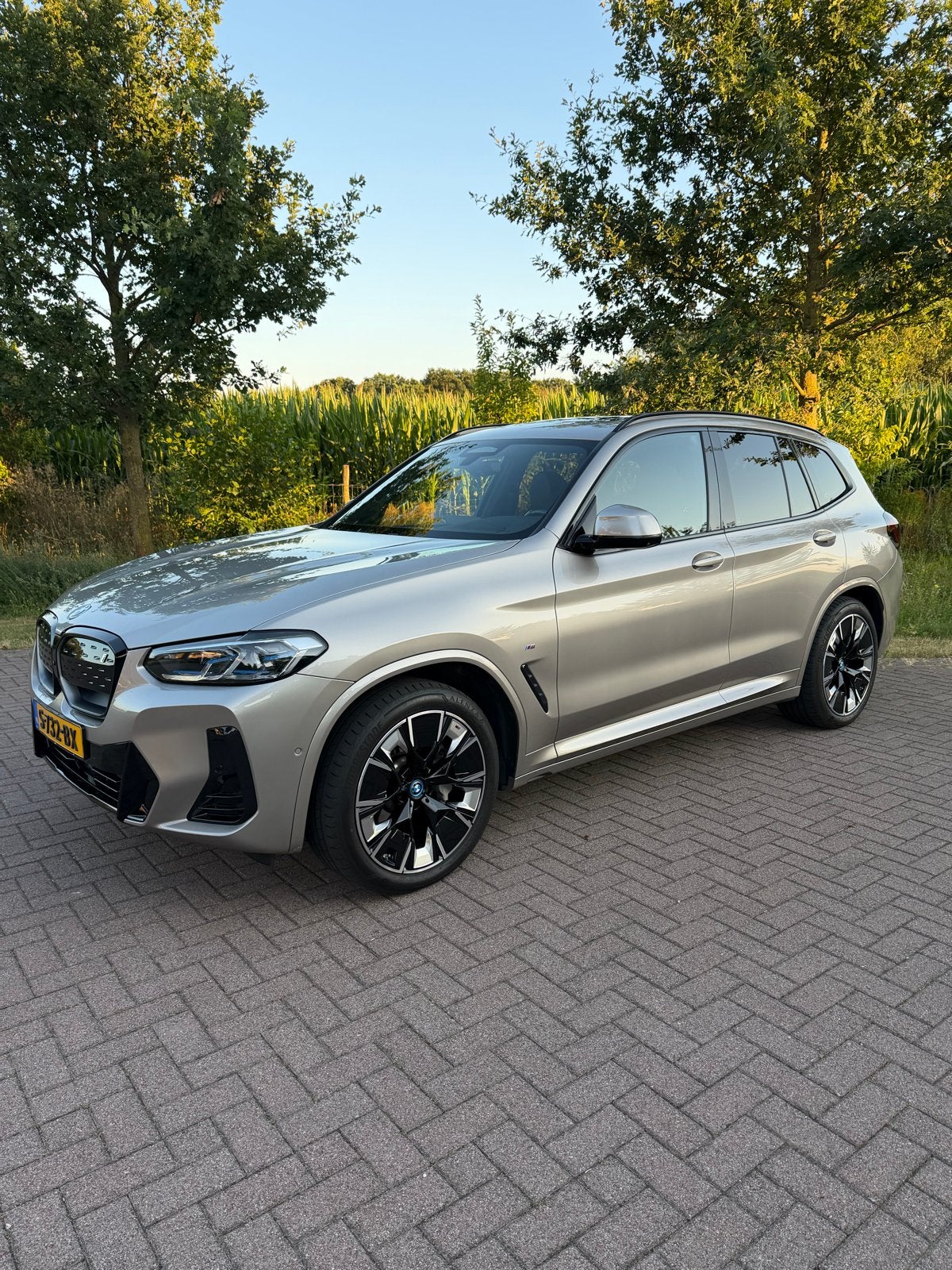 BMW iX3 M-Sport Dealer onderhouden & Premium Garantie, Auto's, Automaat, Achterwielaandrijving, Overige kleuren, IX3