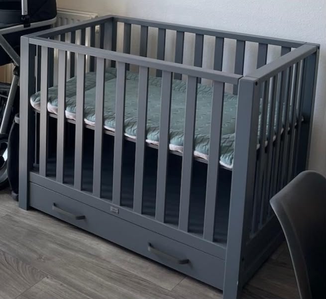 TWF box Laura grijs inclusief boxkleed, Kinderen en Baby's, Boxen, Verzenden, Gebruikt, Rechthoekig, In hoogte verstelbaar