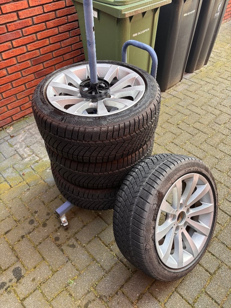 velgen en banden bmw, Auto-onderdelen, Banden en Velgen, Ophalen, Gebruikt, 17 inch, Winterbanden