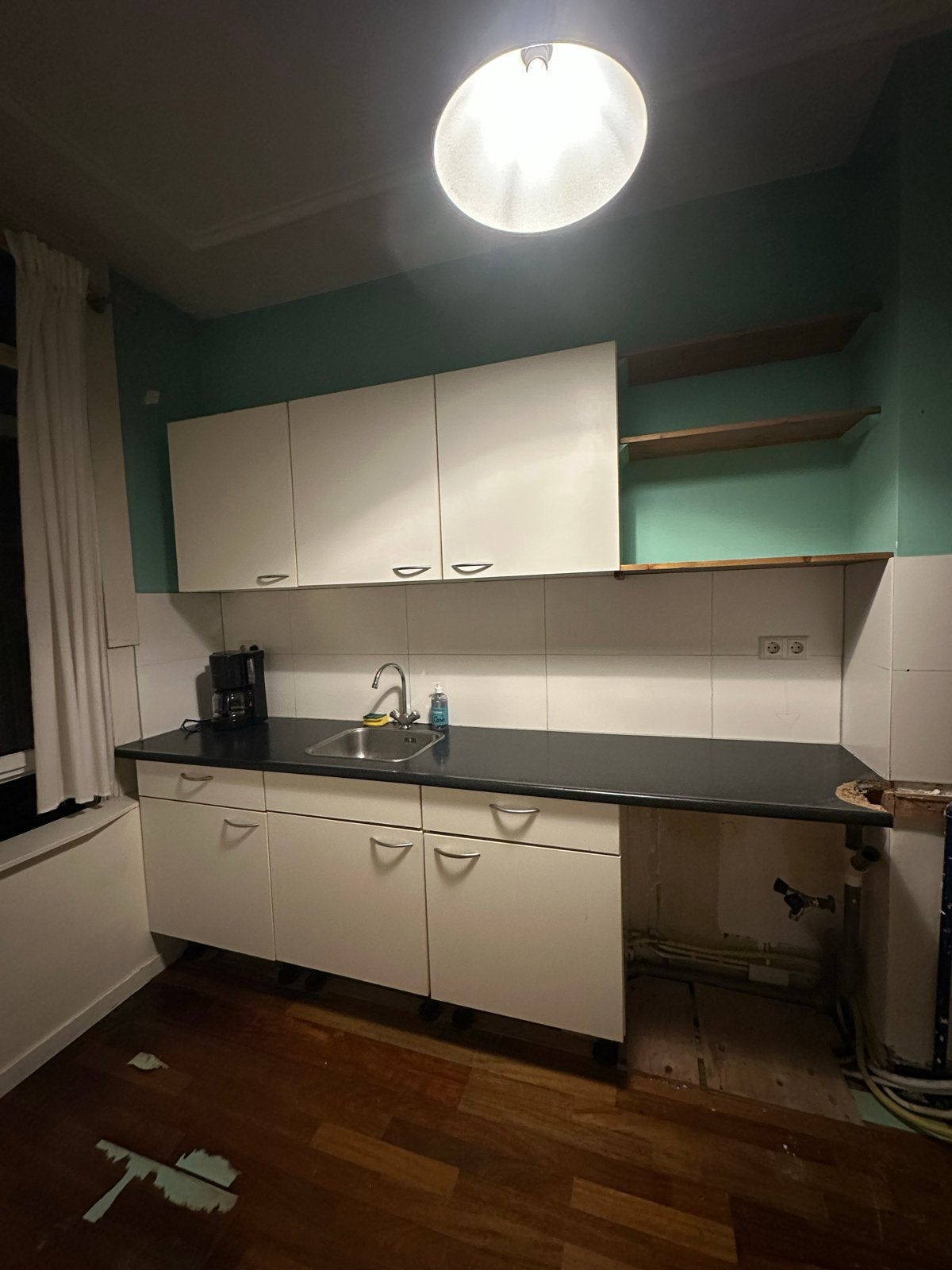 gratis keuken zonder apparatuur op Regentesseplein, Ophalen, Gebruikt, Wit, Enkelwandige keuken