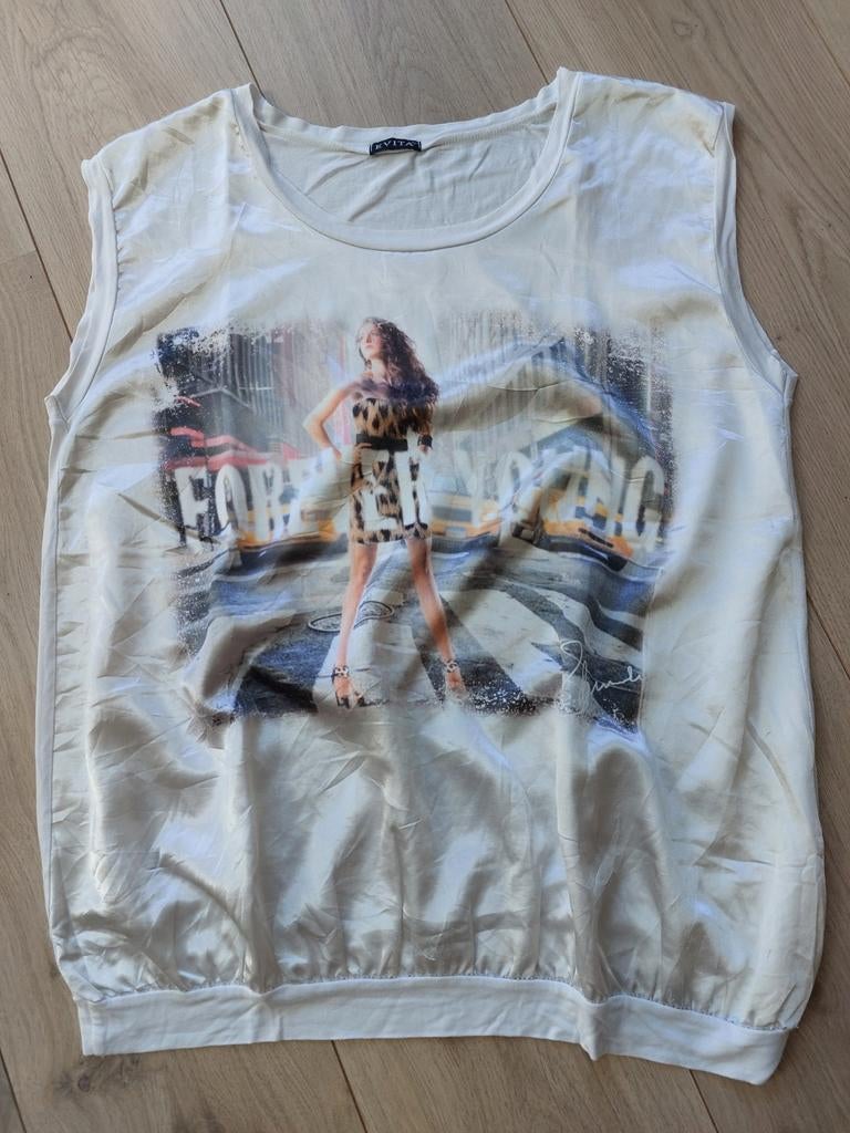 Dames top Evita met opdruk, Kleding | Dames, Ophalen of Verzenden, Maat 46/48 (XL) of groter, Beige, Zonder mouw