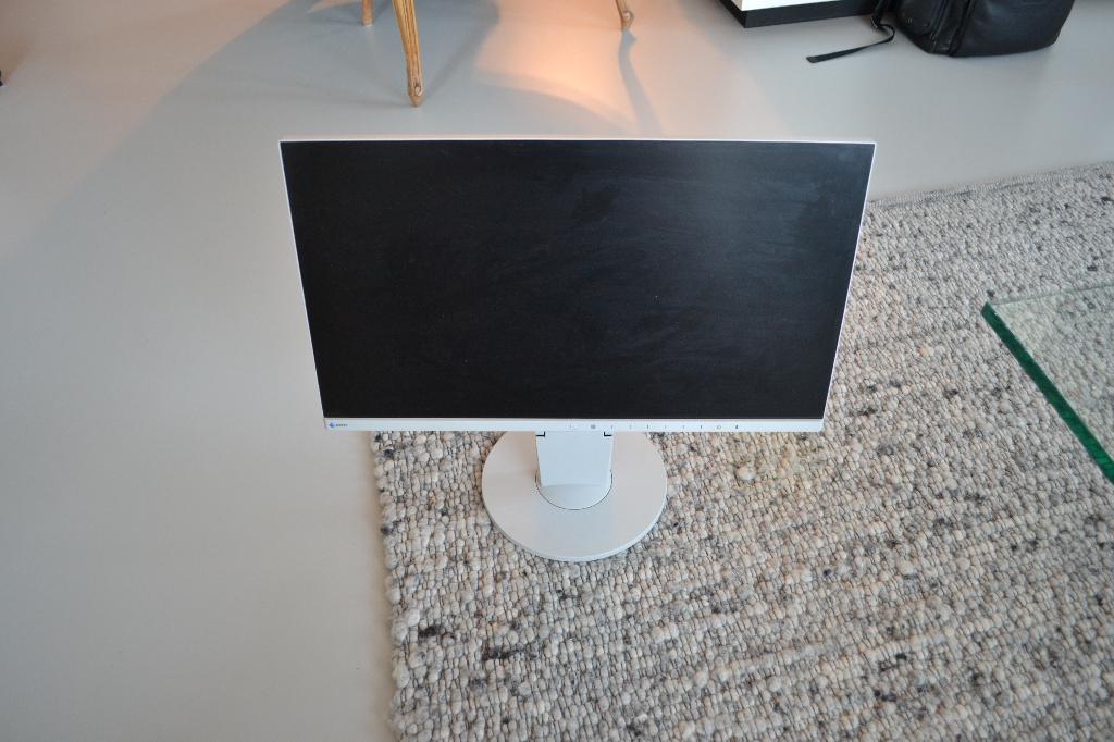 Breedbeeld Eizo 24-inch monitor, Computers en Software, Ophalen, Hoofdtelefoonaansluiting, Nieuw, Full HD