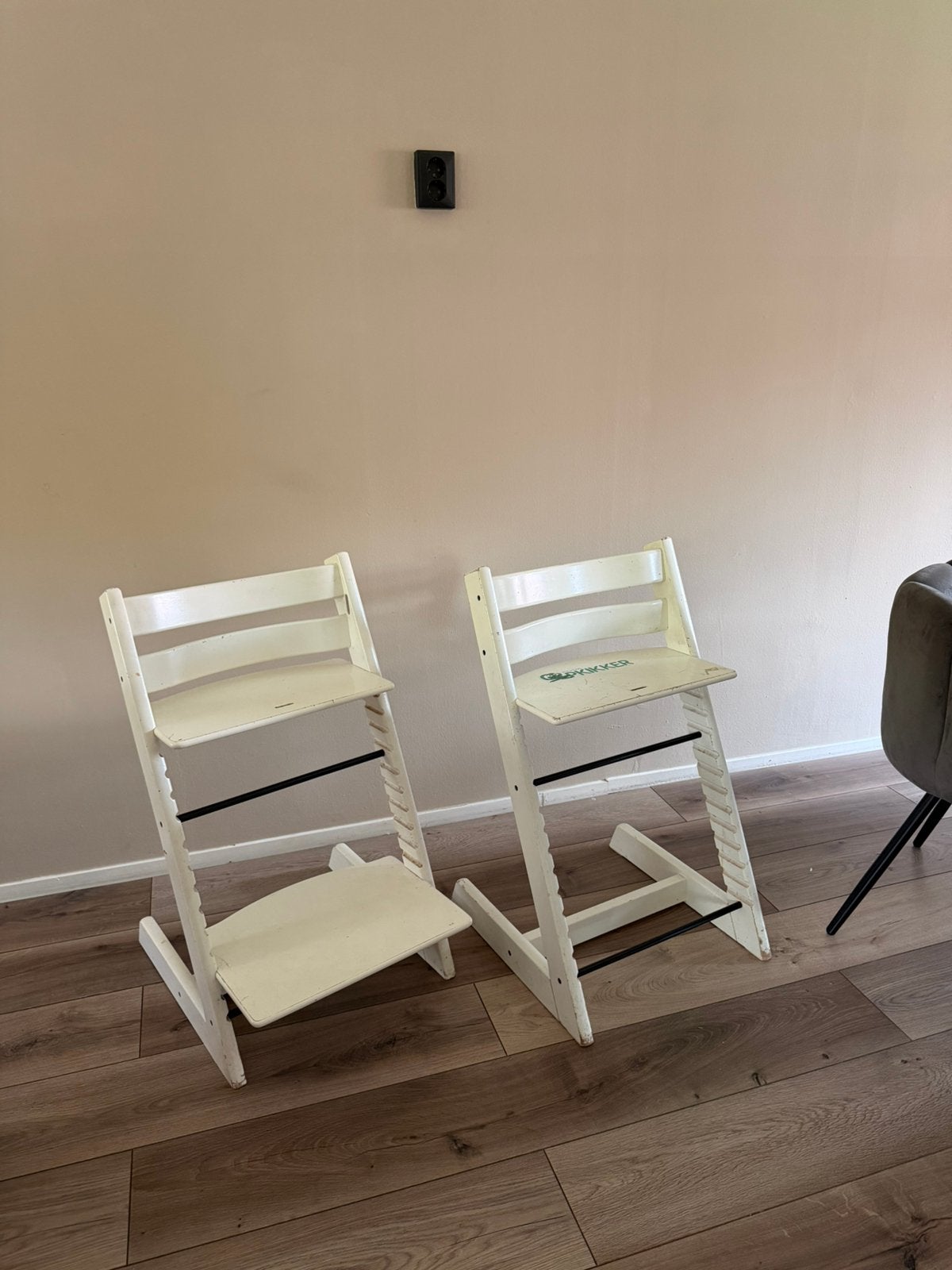 2 x Stokke Tripp Trapp kinderstoel – wit – opknapbaar, Kinderen en Baby's, Ophalen, Gebruikt, Meegroeistoel