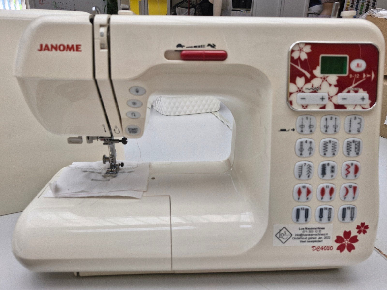 Janome DC4030 Naaimachine - Zo goed als nieuw, Hobby en Vrije tijd, Naaimachines en Toebehoren, Ophalen