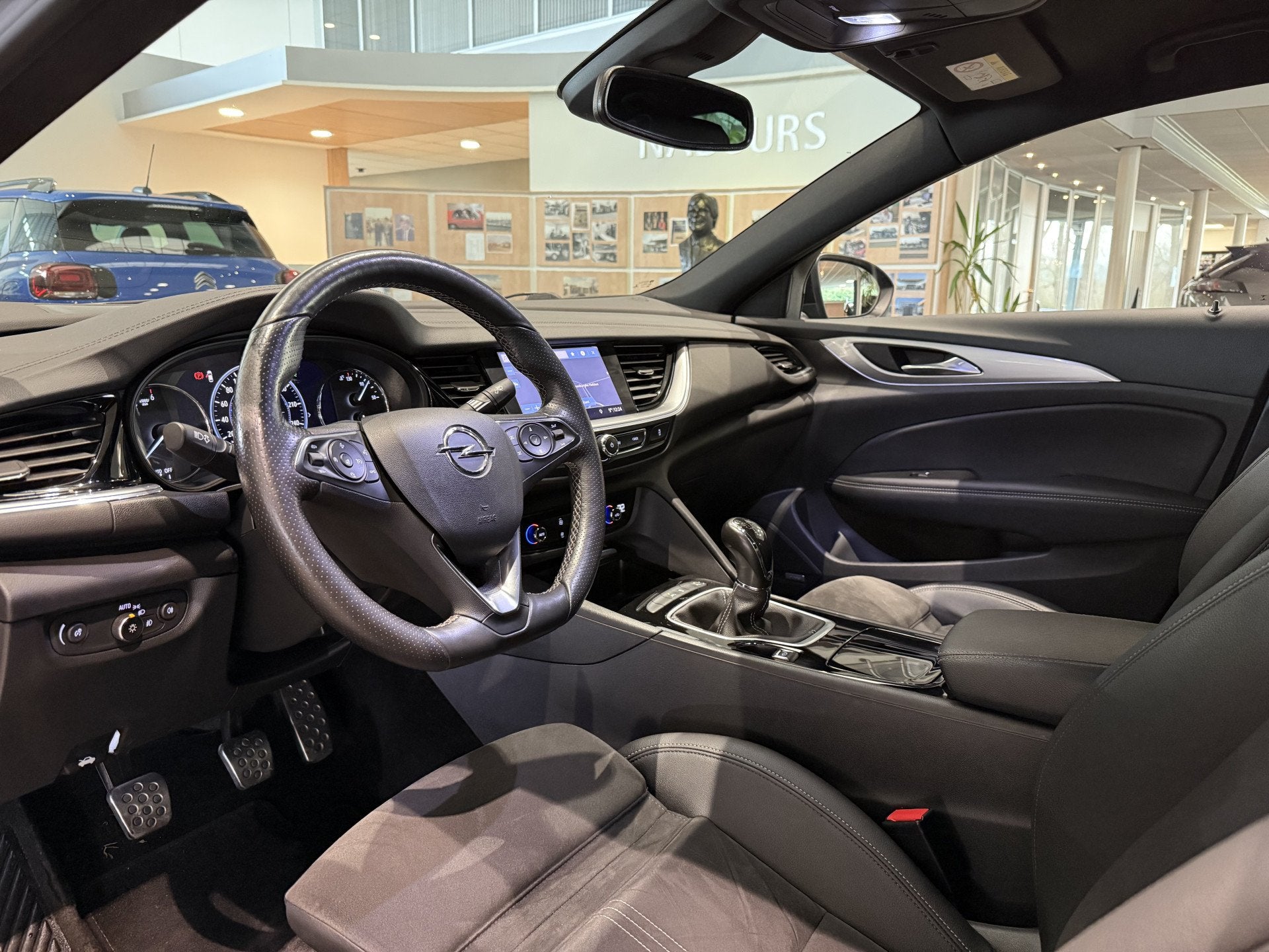 Opel Insignia Grand Sport 1.5 CDTI Ultimate NL auto, Trekhaa, Auto's, Voorwielaandrijving, 12 maanden, 730 kg, Gebruikt