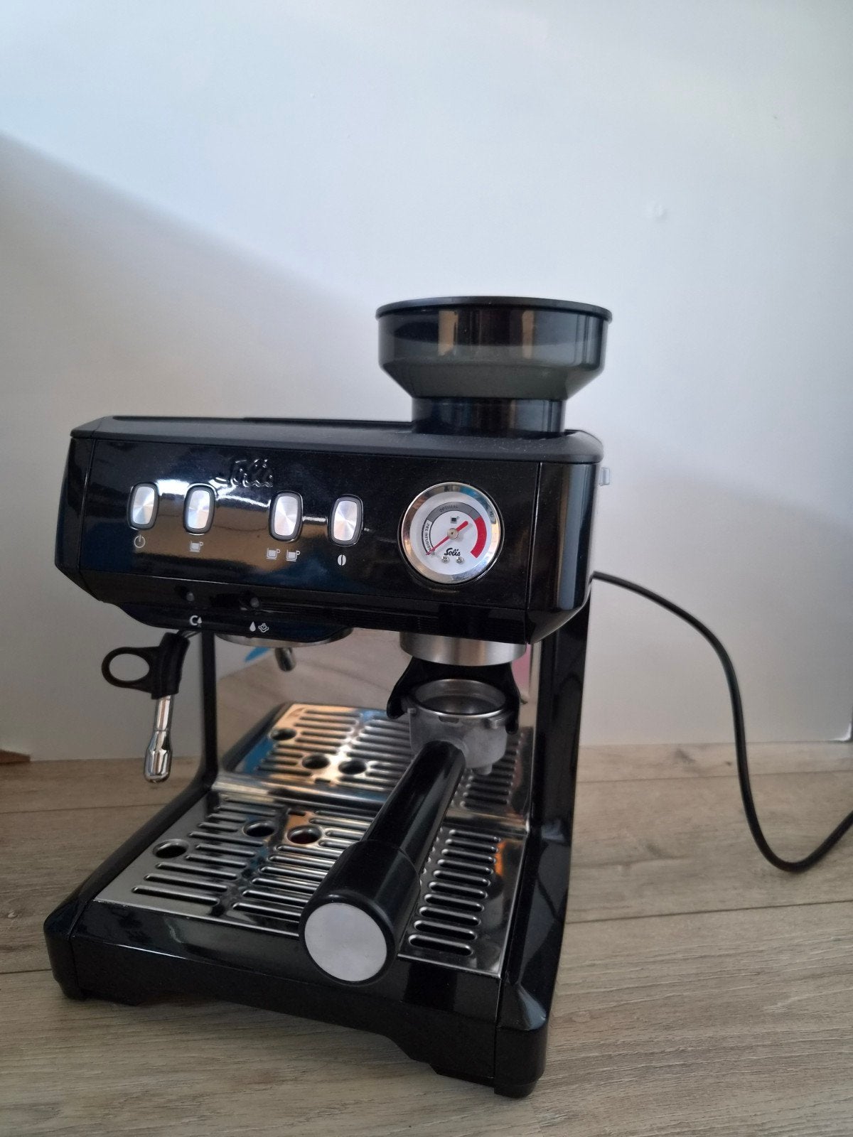 Solis Grind & Infuse Compact Espressomachine, Ophalen, Espresso apparaat, Zo goed als nieuw, 2 tot 4 kopjes