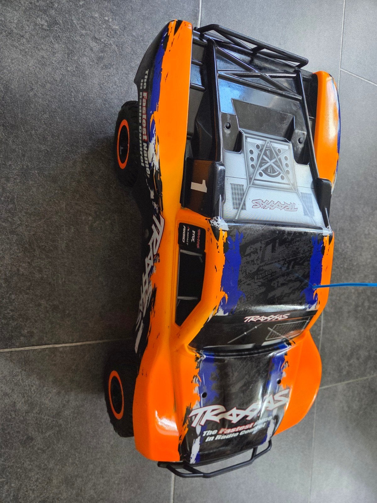 Traxxas Slash RC auto met accu's en lader, Elektro, Gebruikt, Auto offroad, Ophalen of Verzenden