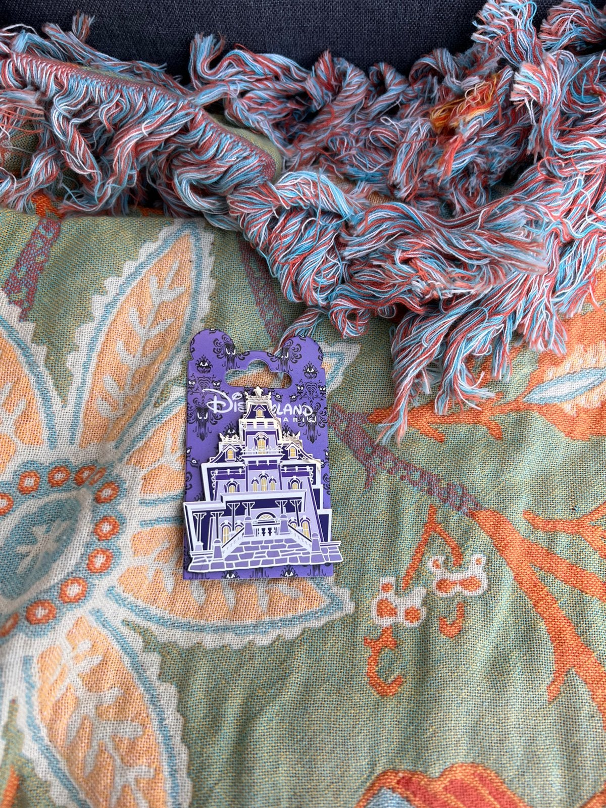 Disneyland Parijs Phantom Manor pin, Verzenden, Overige figuren, Zo goed als nieuw, Beeldje of Figuurtje