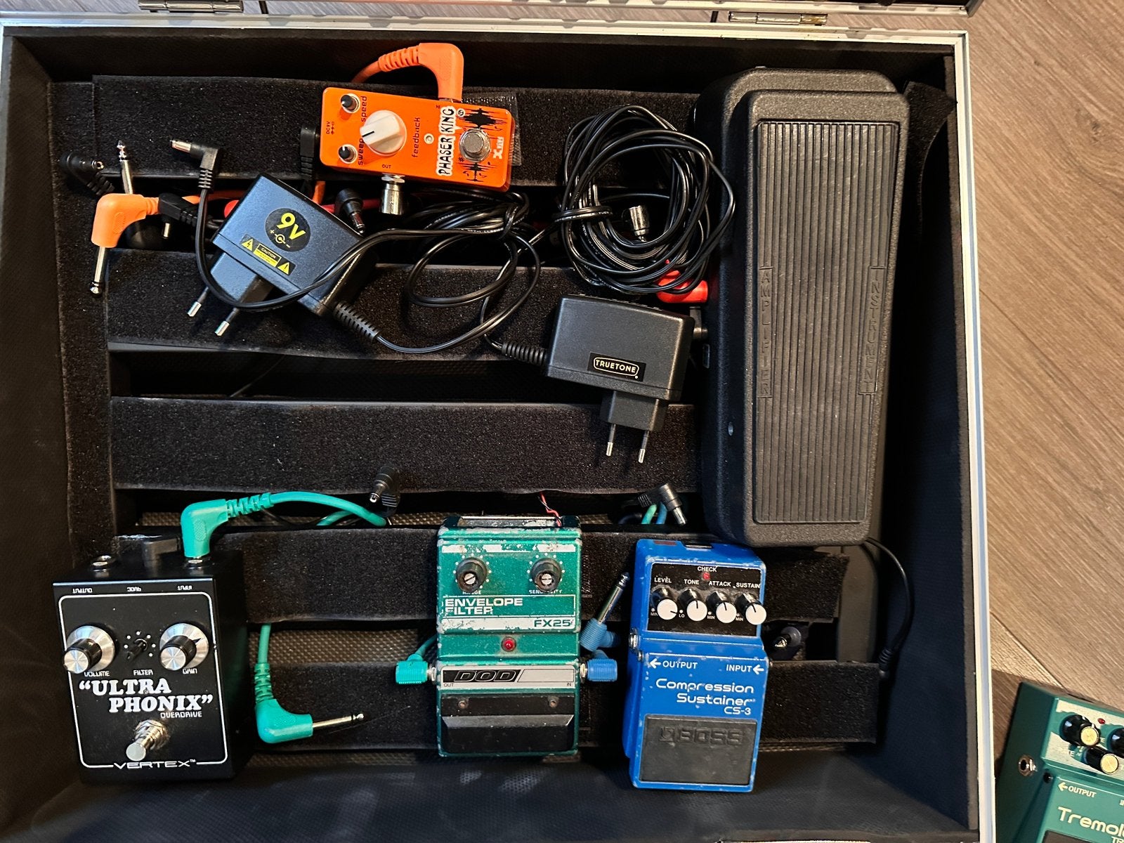 Te koop: PEDALTRAIN CASE MET INHOUD, Ophalen, Zo goed als nieuw, Distortion, Overdrive of Fuzz