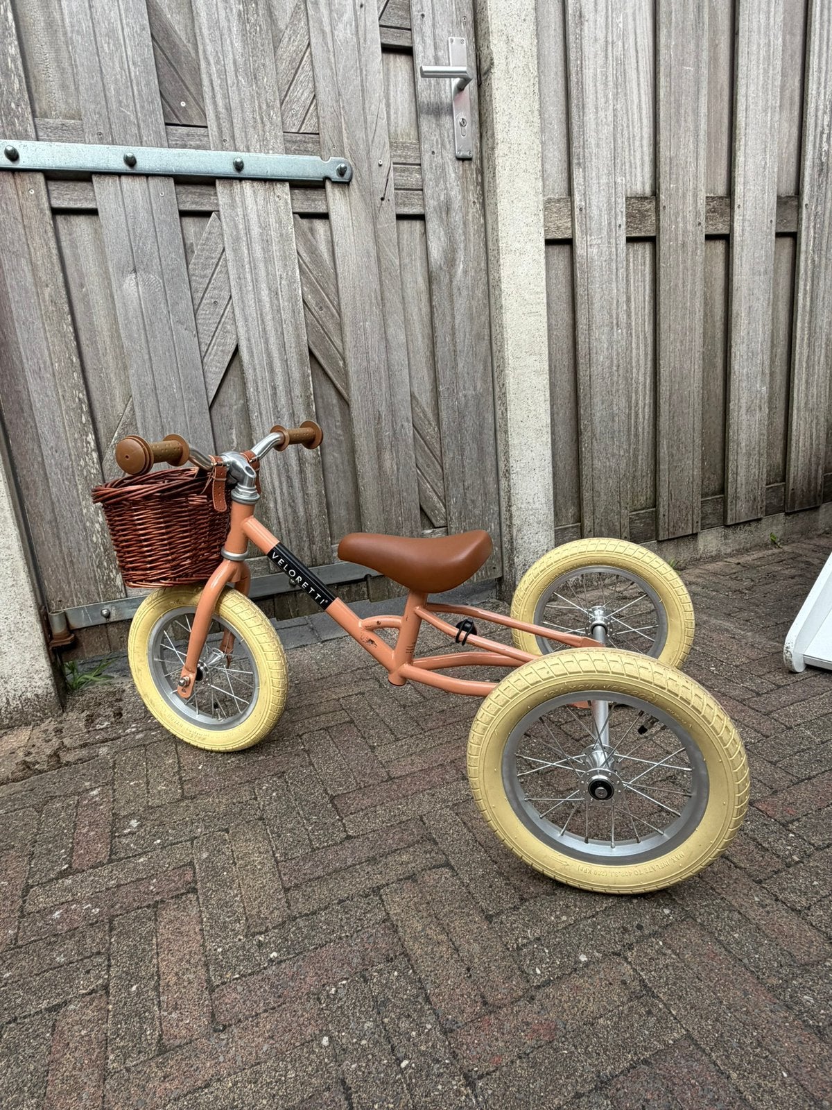 Veloretti loopfiets zalm rose, Fietsen en Brommers, Ophalen, Zo goed als nieuw