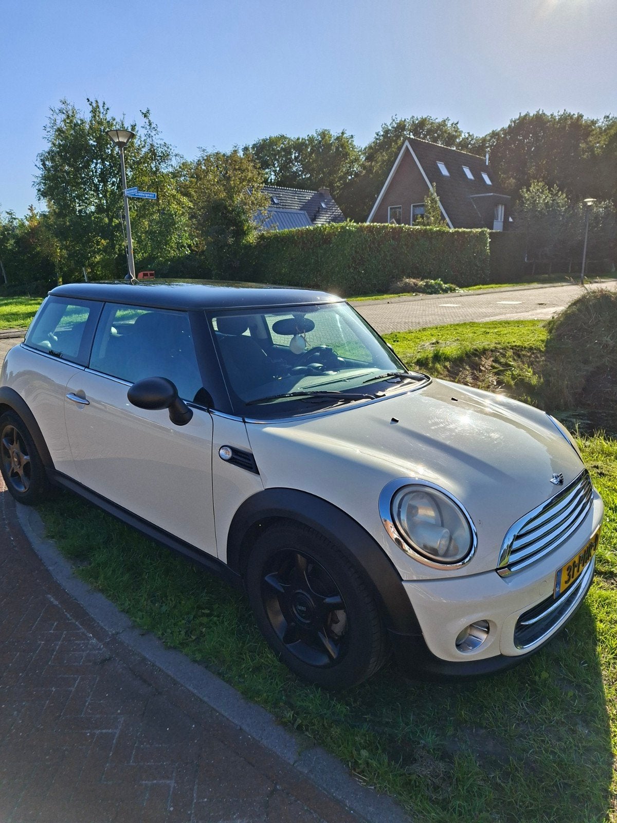 Mini 1.6 ONE 2011 Wit, Auto's, Voorwielaandrijving, 40 €/maand, 4 cilinders, 4 stoelen