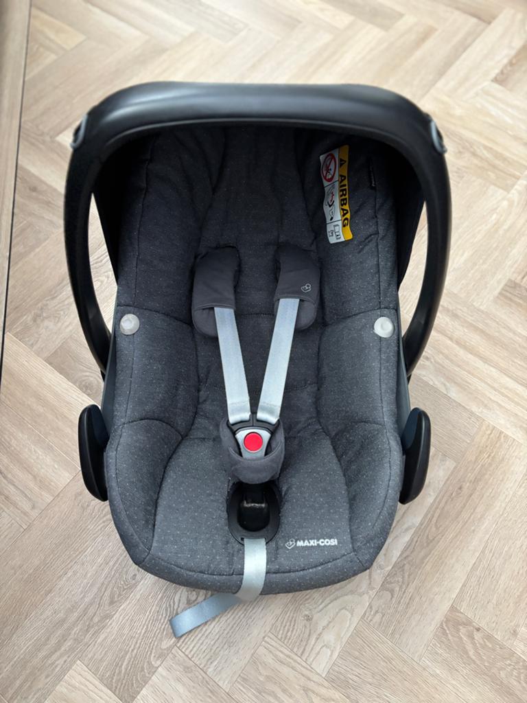 Maxi-Cosi pebble plus, Kinderen en Baby's, Autostoeltjes, Ophalen, Autogordel, Zijbescherming, Zo goed als nieuw